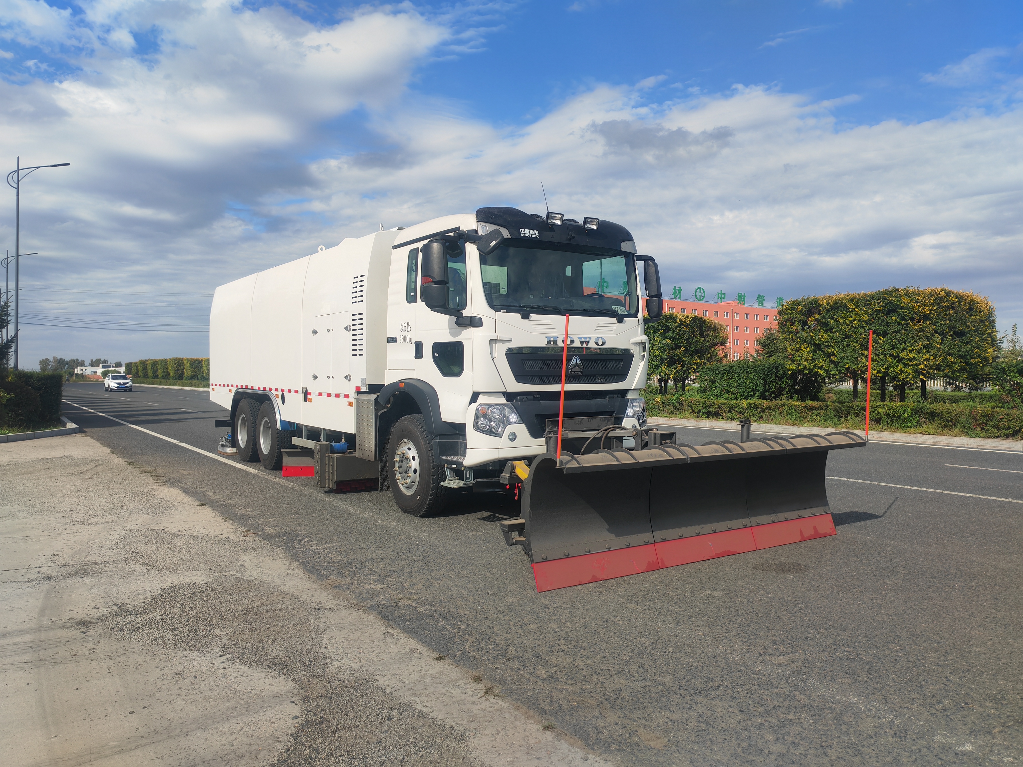 BLD5253TWQZZ6(25噸)25噸多功能深度保潔除雪車(圖2) BLD5253TWQZZ6(25噸)25噸多功能深度保潔除雪車(圖2)