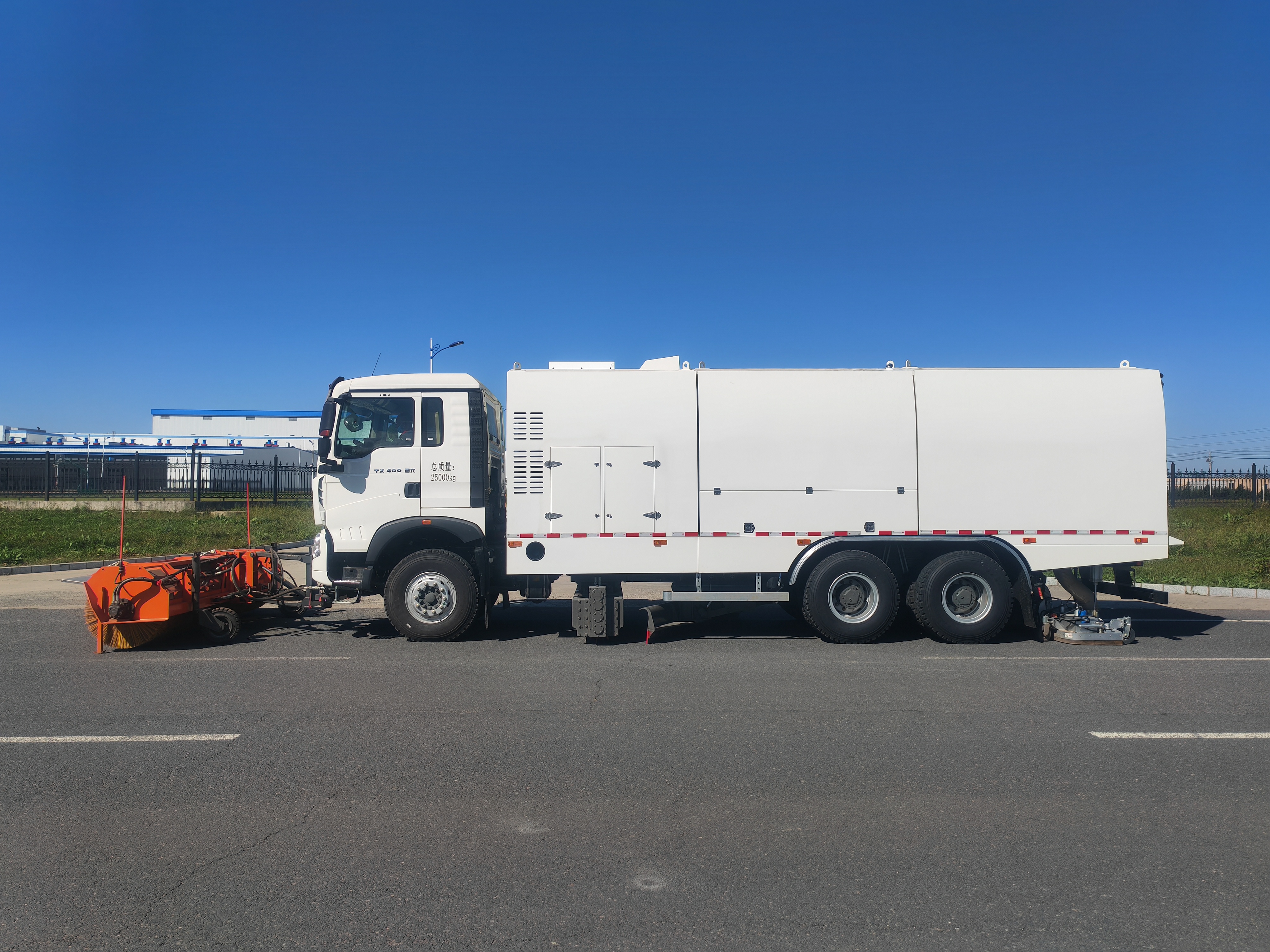 BLD5253TWQZZ6(25噸)25噸多功能深度保潔除雪車(圖3) BLD5253TWQZZ6(25噸)25噸多功能深度保潔除雪車(圖3)